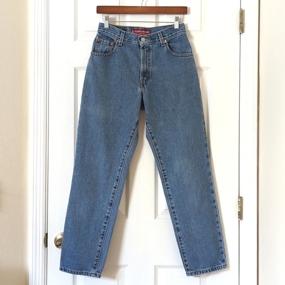Levi's Y2K Vintage 550 Medium Wash High Waisted Relaxed Fit Tapered Leg Jeans 6 - Picture 1 of 15